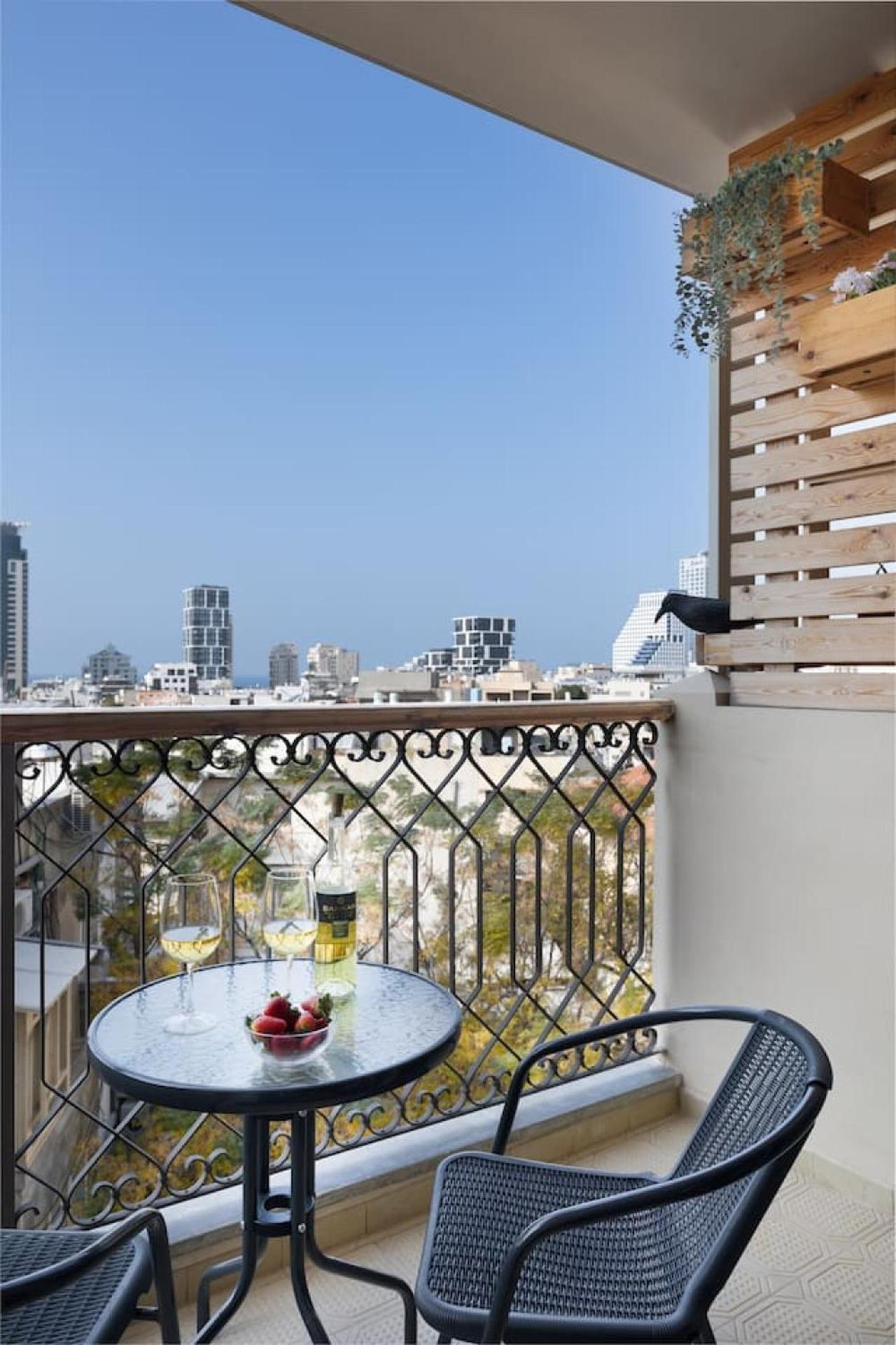 Elegant Apartment W Balcony & Mamad In Heart Of Tel Aviv By Sea N' Rent Dış mekan fotoğraf